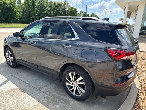 Used 2022 Chevrolet Equinox Premier FWD image 3