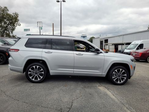 New 2025 Jeep Grand Cherokee L Overland w/ Luxury Tech Group IV image 11