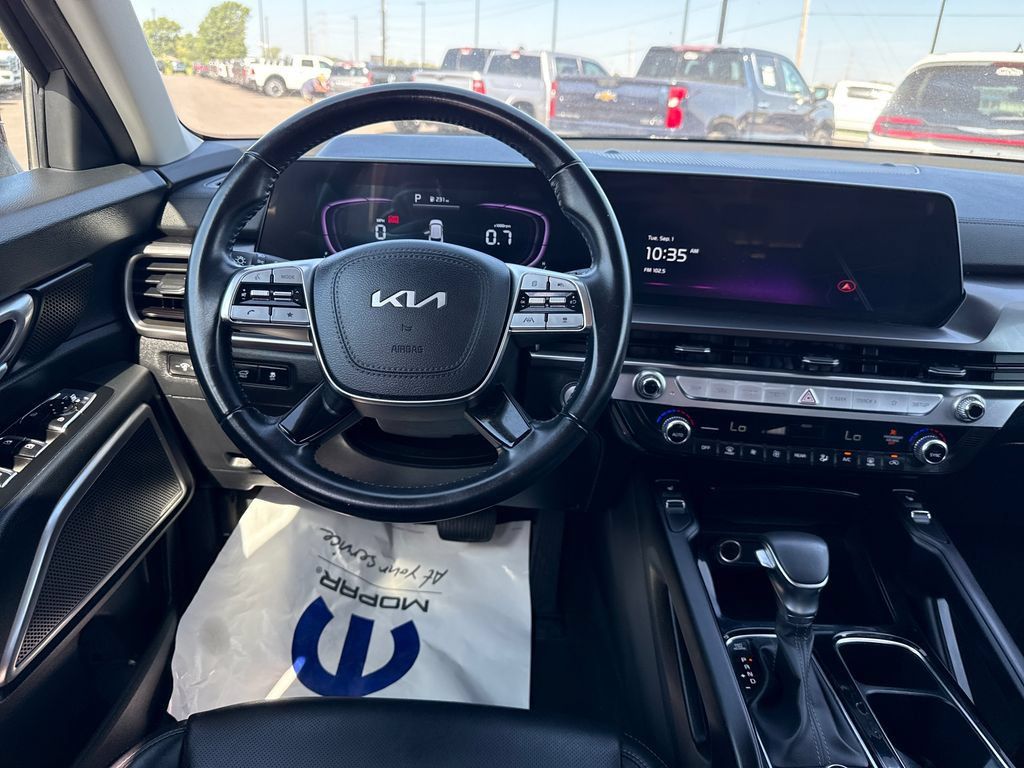Used 2025 Kia Telluride S AWD/4WD image 13