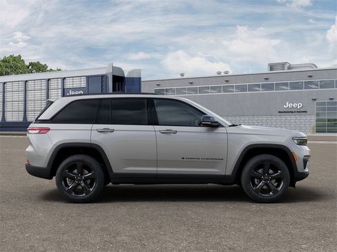 New 2025 Jeep Grand Cherokee Limited w/ Black Appearance Package image 21