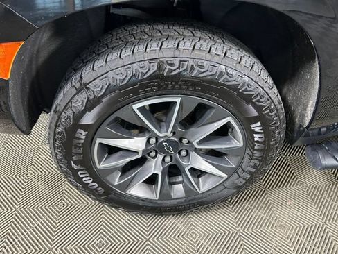 Used 2023 Chevrolet Tahoe Z71 w/ Luxury Package AWD/4WD image 11