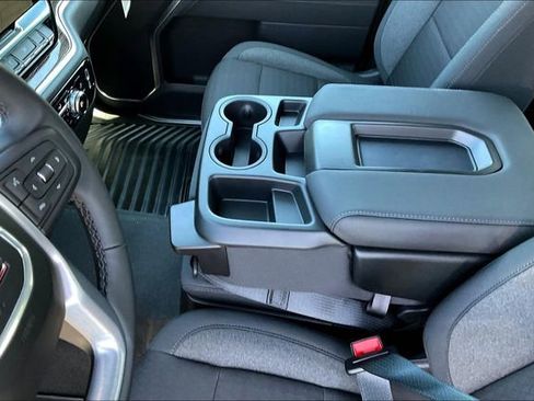 New 2026 GMC Sierra 1500 SLE image 9