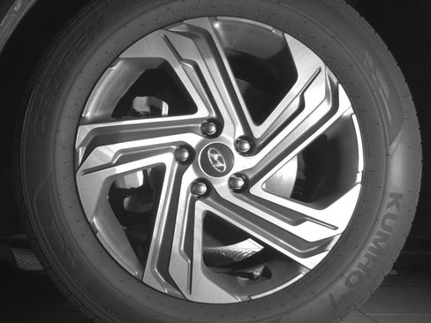 Used 2023 Hyundai Santa Fe SEL w/ Premium Package FWD image 9