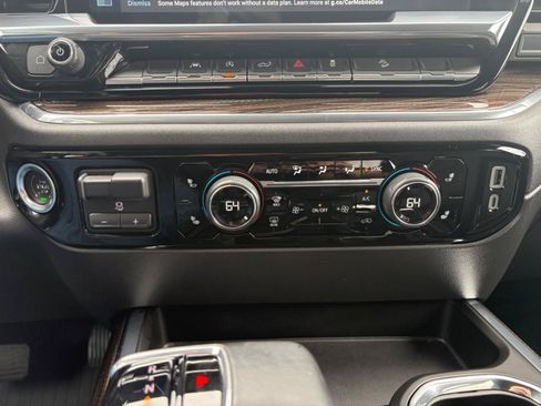 Used 2024 Chevrolet Silverado 1500 LT Trail Boss w/ Convenience Package II AWD/4WD image 31