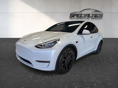 Used 2021 Tesla Model Y Long Range AWD/4WD image 5