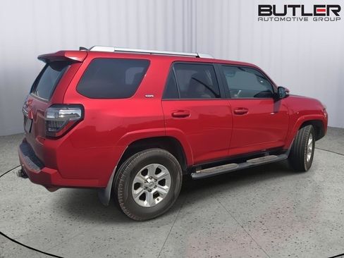 Used 2016 Toyota 4Runner SR5 Premium RWD image 3