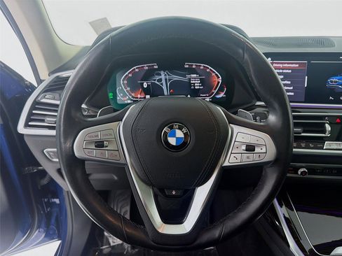Used 2021 BMW X7 xDrive40i w/ Premium Package image 11