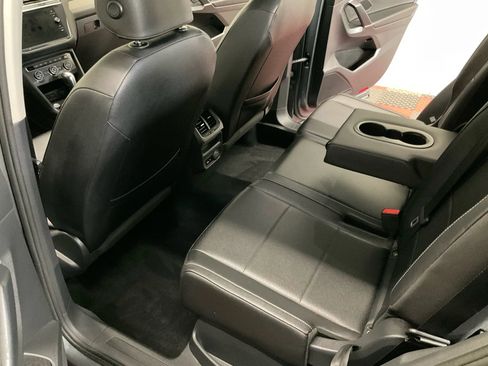 Used 2020 Volkswagen Tiguan SEL AWD/4WD image 8