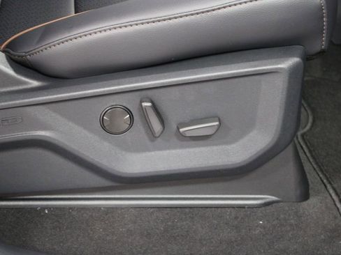 New 2026 Ford F250 Lariat w/ Black Appearance Package image 29