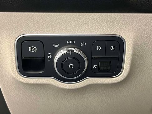 Certified 2021 Mercedes-Benz GLB 250 4MATIC image 20