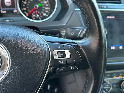 Used 2019 Volkswagen Tiguan SE w/ Panoramic Sunroof Package image 27