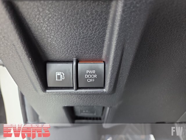 Certified 2025 Toyota Sienna LE FWD image 17