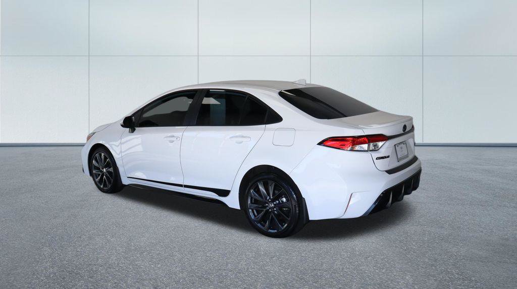 Used 2025 Toyota Corolla SE FWD image 3