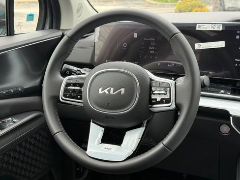 New 2026 Kia Carnival SX FWD image 18