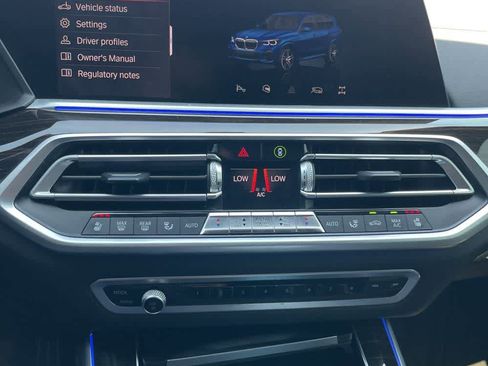 Used 2021 BMW X5 xDrive40i w/ M Sport Package AWD/4WD image 14