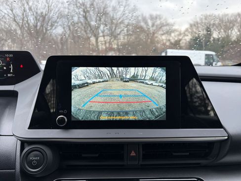 Used 2025 Toyota Prius LE image 17