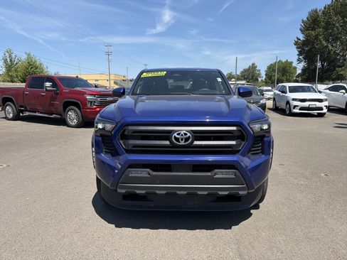 Used 2024 Toyota Tacoma SR5 AWD/4WD image 8