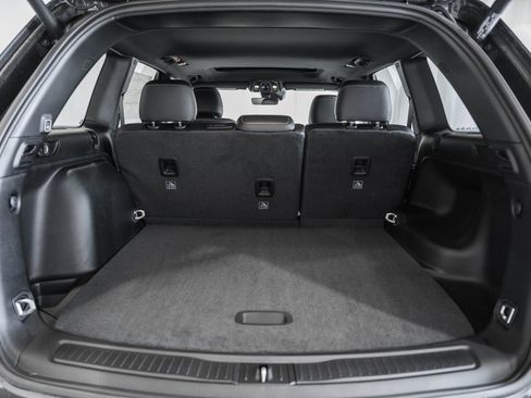 New 2025 Jeep Grand Cherokee Altitude image 9