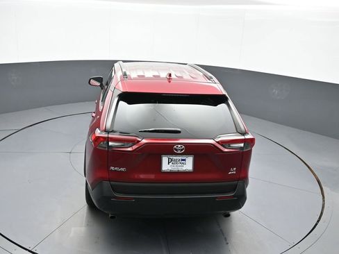 Used 2020 Toyota RAV4 LE AWD/4WD image 38