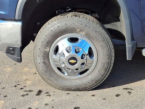 Used 2022 Chevrolet Silverado 3500 LT image 8