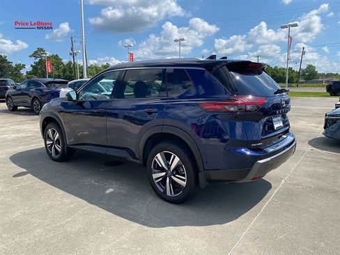 Used 2025 Nissan Rogue SL w/ Tech Package AWD/4WD image 5