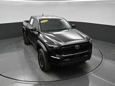Used 2024 Toyota Tacoma TRD Off-Road w/ TRD Off Road Upgrade Package AWD/4WD image 29