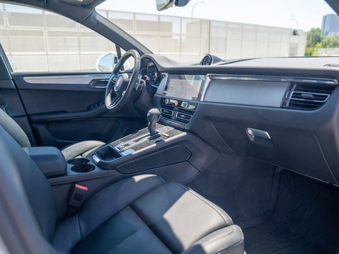 Certified 2026 Porsche Macan AWD/4WD image 26