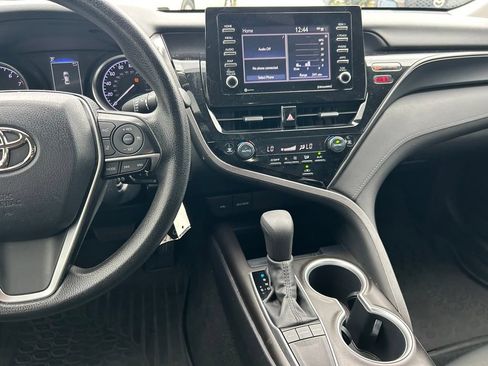 Used 2022 Toyota Camry LE FWD image 16
