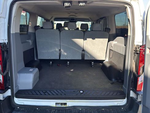 Used 2018 Ford Transit 150 XLT image 9