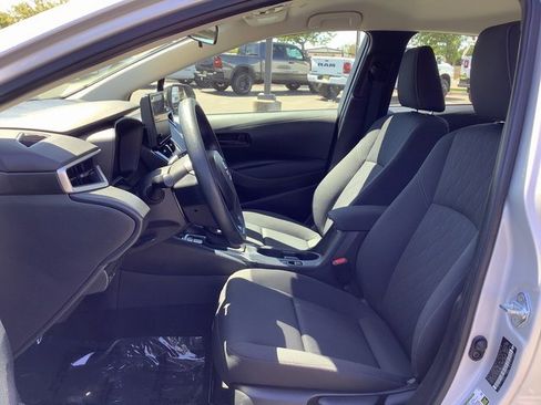 Used 2023 Toyota Corolla LE image 8
