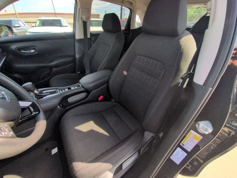 Used 2025 Honda HR-V LX image 24