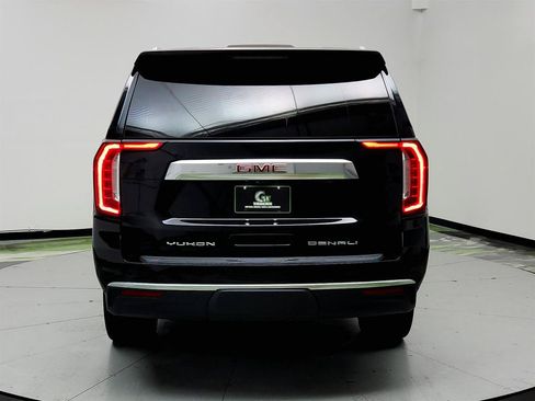 Used 2022 GMC Yukon Denali w/ Denali Premium Package AWD/4WD image 6