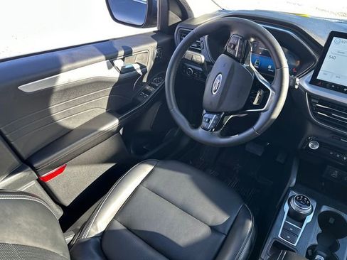 Used 2025 Ford Escape Platinum image 21