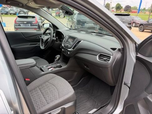 Used 2024 Chevrolet Equinox LT w/ LPO, Floor Liner Package AWD/4WD image 17