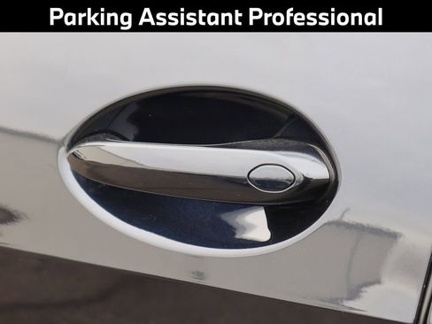 Used 2023 BMW X7 xDrive40i w/ M Sport Package image 25