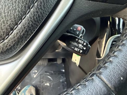 Used 2018 Toyota Corolla SE FWD image 33
