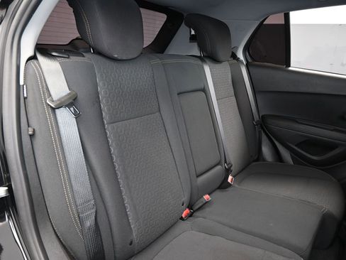 Used 2020 Chevrolet Trax LS image 29