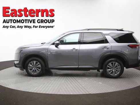 Used 2024 Nissan Pathfinder SV image 59