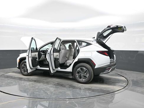 New 2026 Hyundai Tucson Blue SE image 31