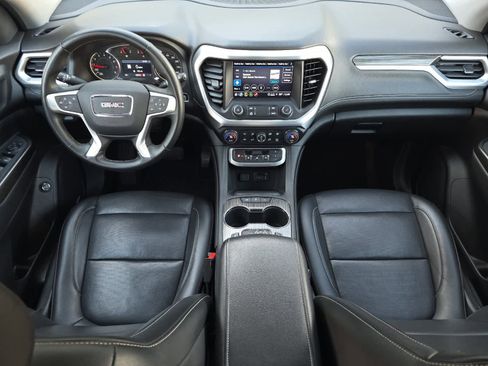 Used 2023 GMC Acadia SLT image 3