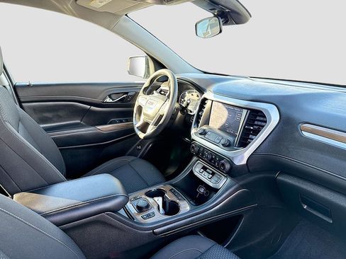 Used 2023 GMC Acadia SLE w/ Driver Convenience Package image 19