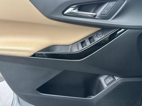 Used 2025 Chevrolet Equinox ACTIV image 21