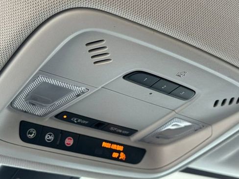 Used 2020 Chevrolet Traverse RS image 25