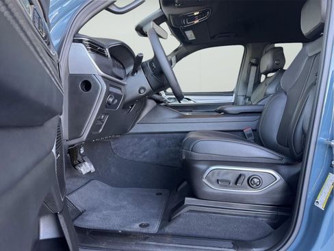 New 2026 Jeep Grand Wagoneer L Limited AWD/4WD image 11