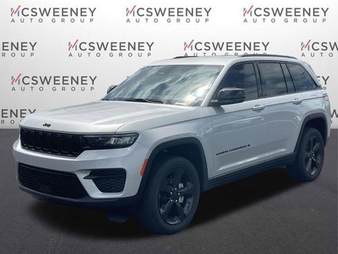 New 2025 Jeep Grand Cherokee Altitude RWD image 7