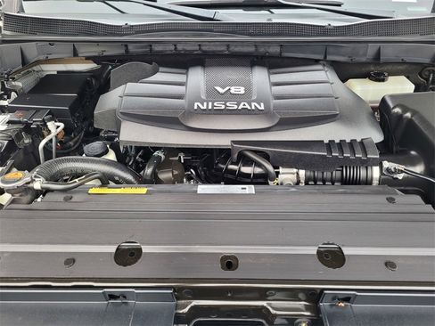 Used 2019 Nissan Titan SV image 26