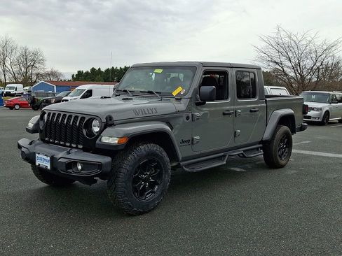 Used 2021 Jeep Gladiator Willys image 3