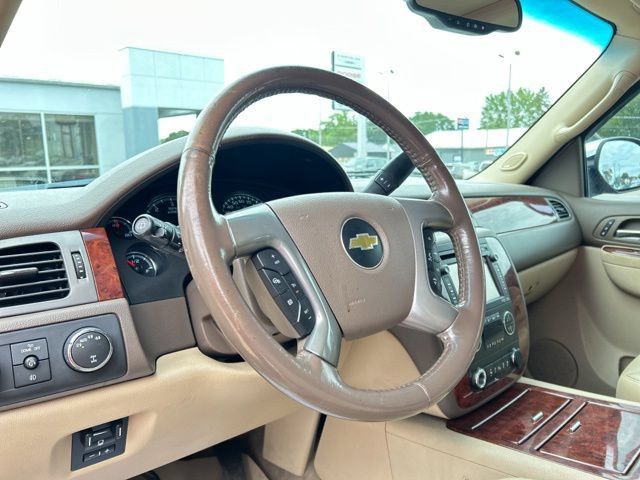 Used 2012 Chevrolet Suburban LTZ AWD/4WD image 39