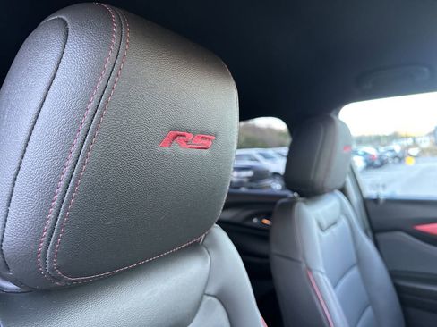 Used 2024 Chevrolet TrailBlazer RS w/ Driver Confidence Package image 40