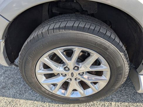 Used 2017 Ford Expedition Limited image 12